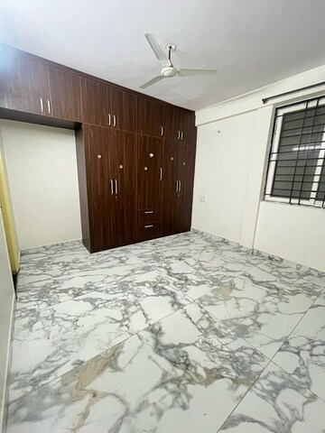 Room in 2 BHK Apartment at Halasuru – for Rent