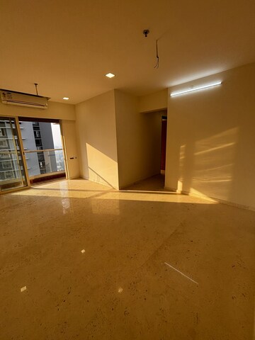 Room in 3 BHK Apartment at Ekta Tripolis, Goregaon West – for Rent