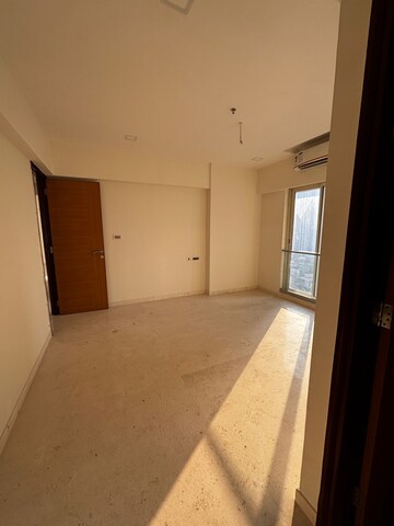 Room in 3 BHK Apartment at Ekta Tripolis, Goregaon West – for Rent