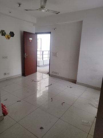 2 BHK Apartment For Rent in Express Zenith Sector 77 Noida  8186625