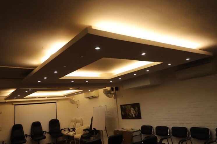Team Area, greater kailash ii Commercial Office Space 250 Sq.Yd. In Greater Kailash ii Delhi 8186637