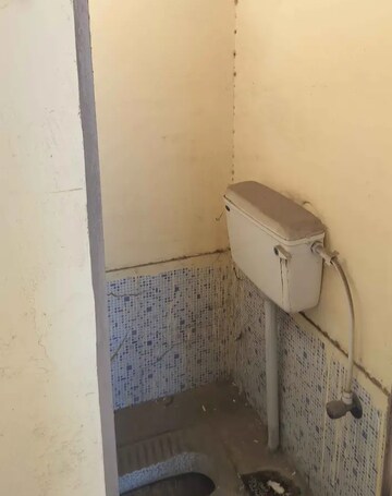 Bathroom in 2 BHK Villa at Aliganj – for Rent