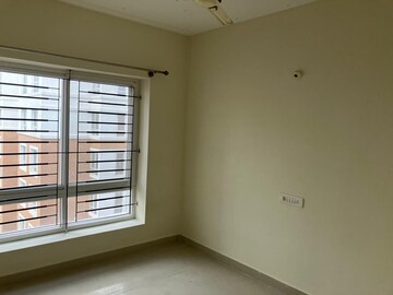 Room in 2 BHK Apartment at Kolte Patil Raaga, Hennur Road – for Rent