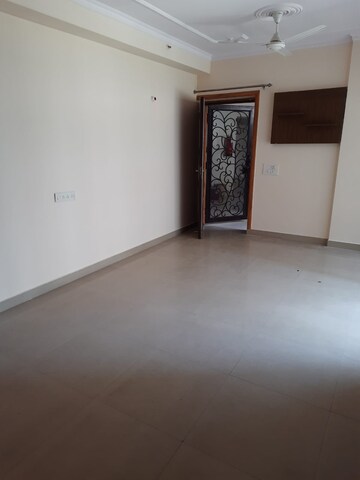 Room in 2 BHK Apartment at Grihapravesh, Sector 77 – for Rent
