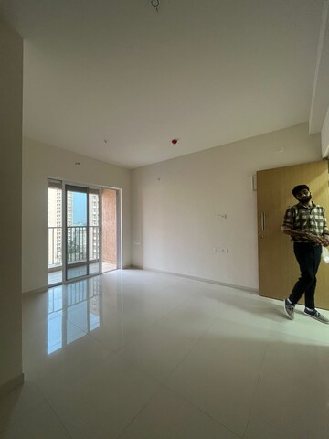 Room in 1 BHK Apartment at Godrej Green Cove, Mahalunge – for Rent