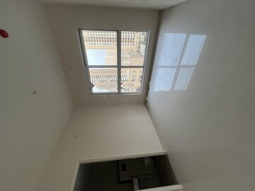 Room in 1 BHK Apartment at Godrej Green Cove, Mahalunge – for Rent
