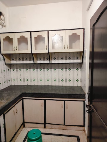 Kitchen in 1 BHK Builder Floor at Sector 40 – for Rent