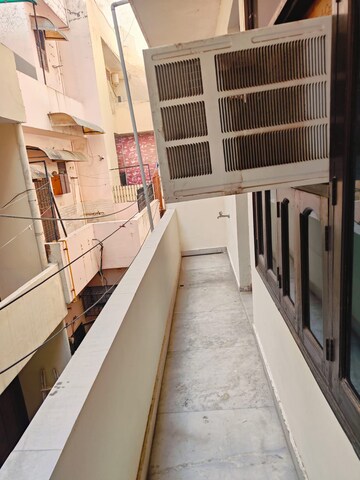 Balcony in 1 BHK Builder Floor at Sector 40 – for Rent