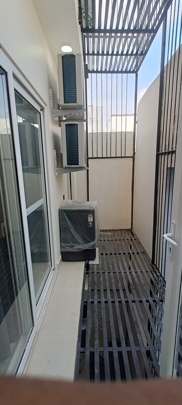 Balcony in 1 BHK Builder Floor at Sector 43 – for Rent