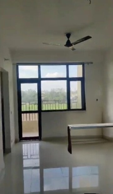 Room in 2 BHK Builder Floor at Sector 33 – for Sale