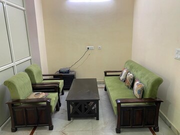 Living Room in 2 BHK Builder Floor at DLF City Phase III, Sector 24 – for Rent