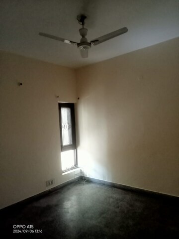 Room in 2 BHK Independent House at Sector 16 – for Rent
