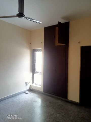 Room in 2 BHK Independent House at Sector 16 – for Rent