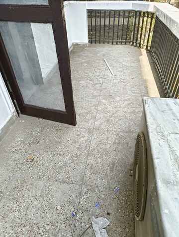 Balcony in 2 BHK Builder Floor at Sector 55 – for Rent