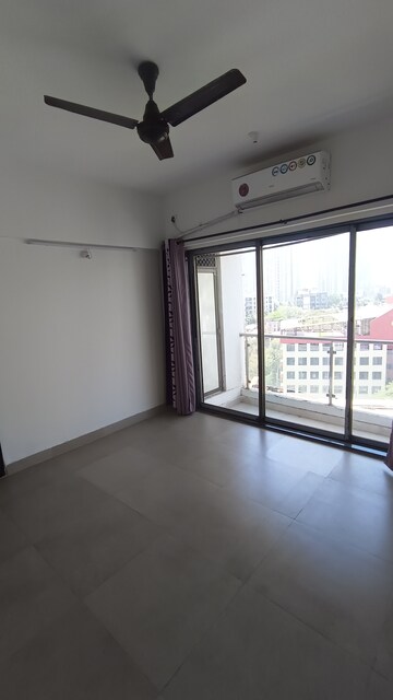 Room in 1 BHK Apartment at Conwood Astoria, Goregaon East – for Rent