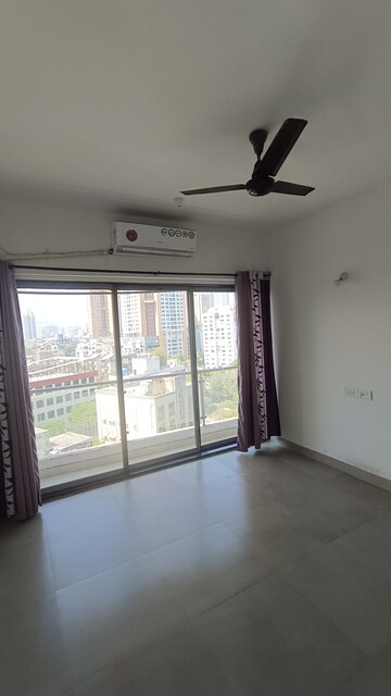 Room in 1 BHK Apartment at Conwood Astoria, Goregaon East – for Rent