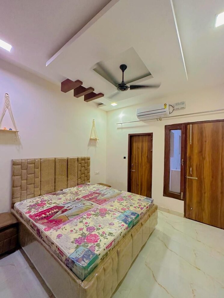 Bedroom, kharar mohali road 2 Bedroom 100 Sq.Yd. Builder Floor In Kharar Mohali Road Kharar 8186837