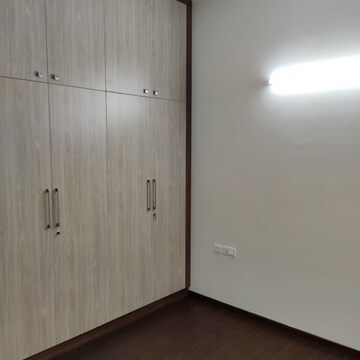 Room in 3.5 BHK Apartment at Prestige Woodside, Yelahanka – for Rent