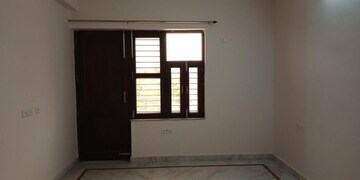 Room in 2 BHK Builder Floor at DLF City Phase III, Sector 24 – for Rent