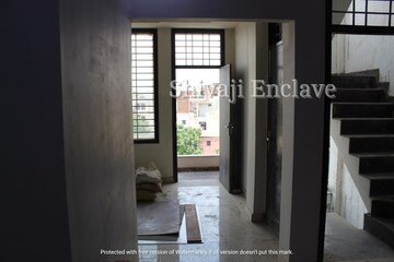 Room in 2 BHK Builder Floor at Shivaji Enclave – for Rent