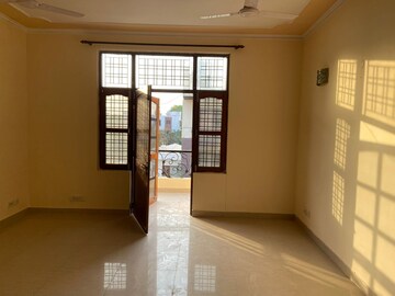 Room in 2 BHK Builder Floor at AS Tower, Sector 45 – for Rent