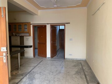 Room in 2 BHK Builder Floor at AS Tower, Sector 45 – for Rent