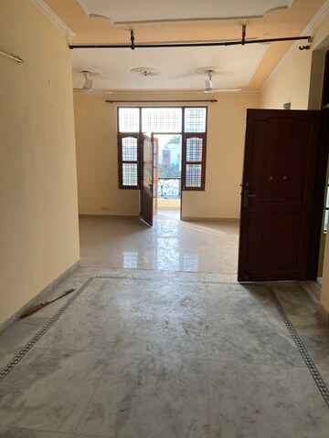 Room in 2 BHK Builder Floor at AS Tower, Sector 45 – for Rent