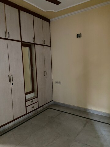 Room in 2 BHK Builder Floor at AS Tower, Sector 45 – for Rent