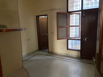 Room in 2 BHK Builder Floor at AS Tower, Sector 45 – for Rent