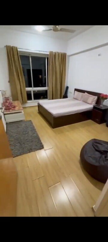 Living Room in 4 BHK Apartment at Hiranandani Meadows, Manpada – for Sale
