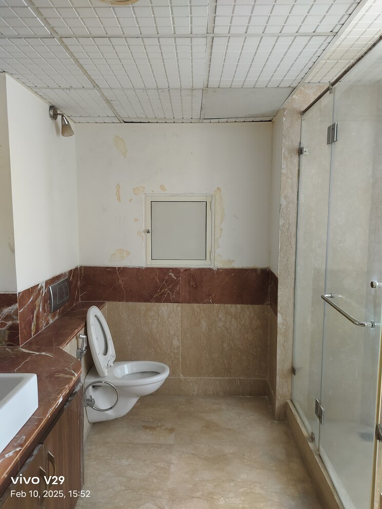 Bathroom, abhinandan-cghs 4 Bedroom 2450 Sq.Ft. Apartment In Sector 51 Gurgaon 8186937