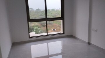 Room in 3 BHK Apartment at Oxy Beaumonde, Viman Nagar – for Rent