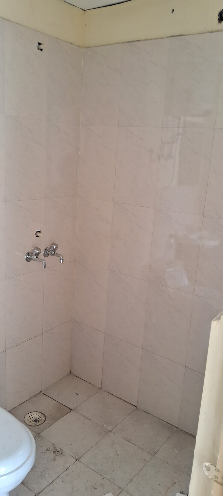 Bathroom, paras-dews 2 Bedroom 1385 Sq.Ft. Apartment In Sector 106 Gurgaon 8186965