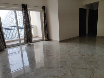 Room in 2 BHK Apartment at Gaur City 2 - 14th Avenue, Sector 16c Greater Noida – for Rent