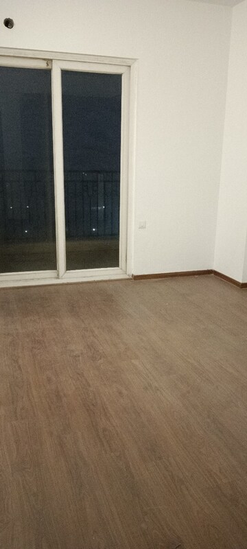 Room in 3 BHK Apartment at Sector 5, Dwarka – for Sale