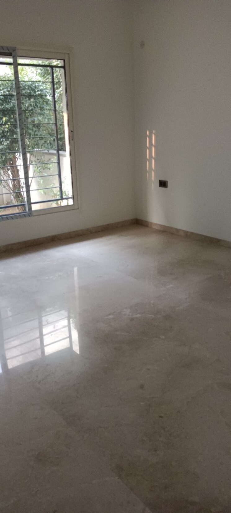 Room, sector 5 dwarka 3 Bedroom 1400 Sq.Ft. Apartment In Sector 5, Dwarka Delhi 8186981