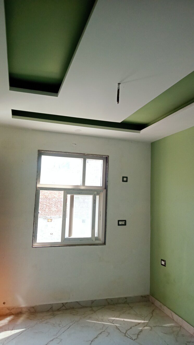 Room, burari 2 Bedroom 100 Sq.Yd. Builder Floor In Burari Delhi 8186983