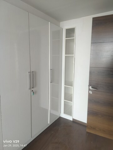 2 BHK Apartment For Rent in Emaar The Palm Drive-Palm Studios, Sector 66