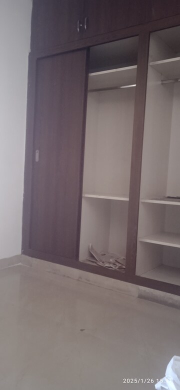 Room in 4 BHK Apartment at Urja Towers, Sector 47 – for Rent