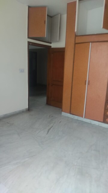Room in 3.5 BHK Builder Floor at Sector 9 Panchkula – for Rent