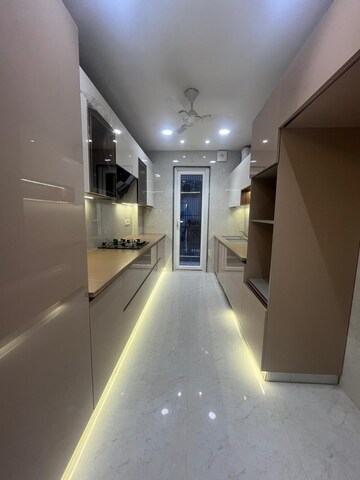Building Lobby in 3 BHK Builder Floor at Sector 47 – for Sale