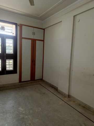 Room in 3 BHK Builder Floor at Gopalpura By Pass – for Rent