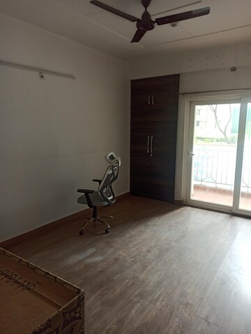 Room in 2 BHK Apartment at Ajnara Ambrosia, Sector 118 – for Rent
