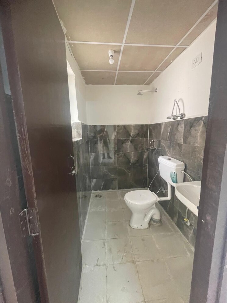 Bathroom, signature-global-the-millennia 2 Bedroom 644 Sq.Ft. Apartment In Sector 37d Gurgaon 8187133