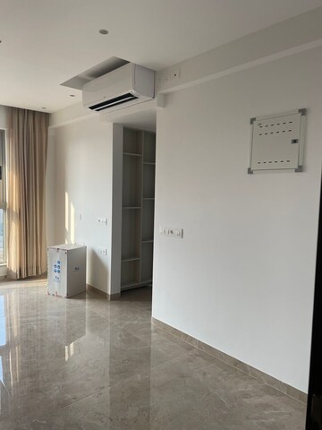 1 BHK Apartment For Rent in Hiranandani Regent Hill, Powai
