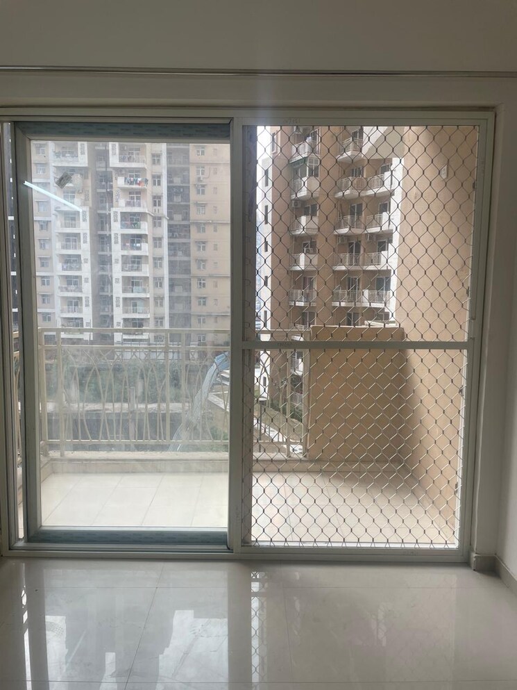 Room, mahagun-mywoods-ii 2.5 Bedroom 900 Sq.Ft. Apartment In Sector 16c Greater Noida Greater Noida 8187197