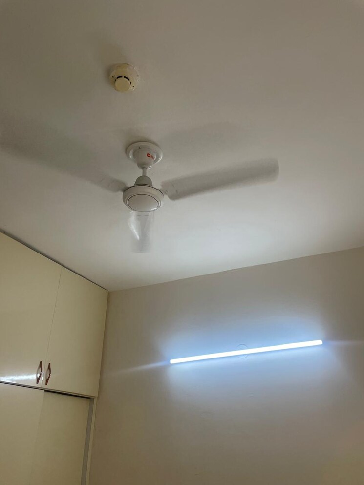 Room, mahagun-mywoods-ii 2 Bedroom 850 Sq.Ft. Apartment In Sector 16c Greater Noida Greater Noida 8187215