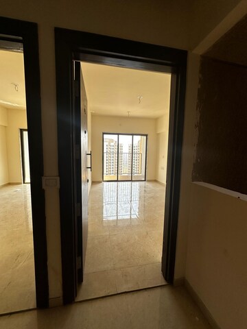 Room in 1 BHK Apartment at Sunteck Maxxworld 2, Naigaon East – for Rent