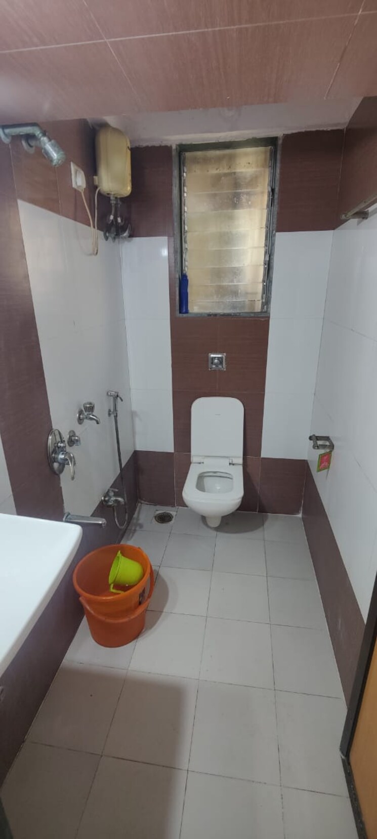 Bathroom, sapphire-lakeside 2 Bedroom 750 Sq.Ft. Apartment In Powai Mumbai 8187228