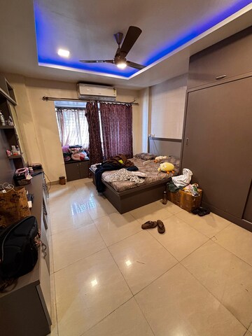 Room in 2 BHK Apartment at Sapphire Lakeside, Powai – for Rent